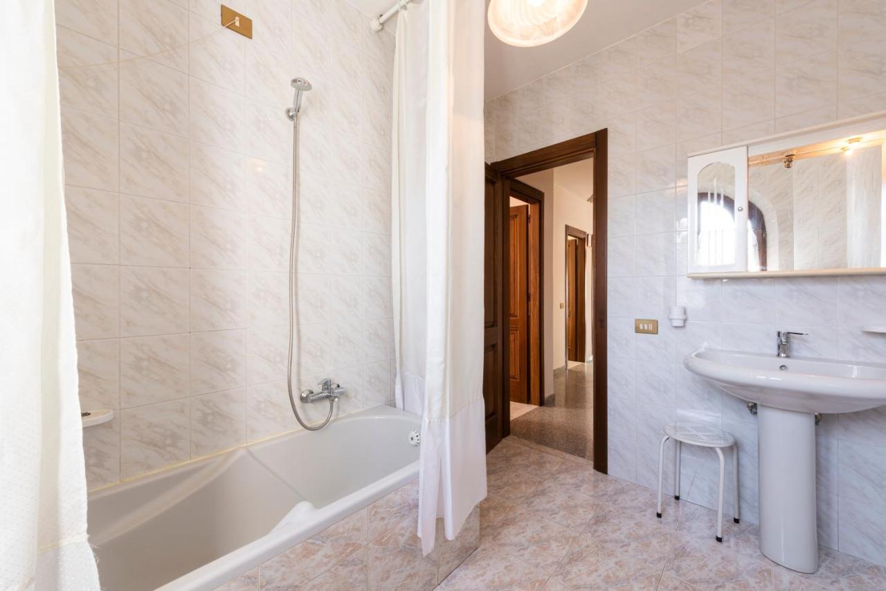 Residenza Tirrenia By Mmega Appartement Marina di Massa Buitenkant foto