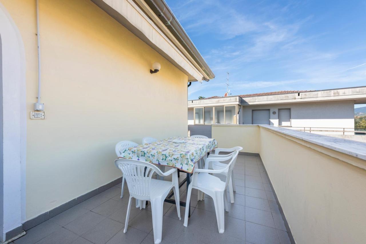 Residenza Tirrenia By Mmega Appartement Marina di Massa Buitenkant foto