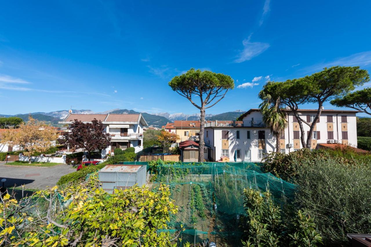 Residenza Tirrenia By Mmega Appartement Marina di Massa Buitenkant foto