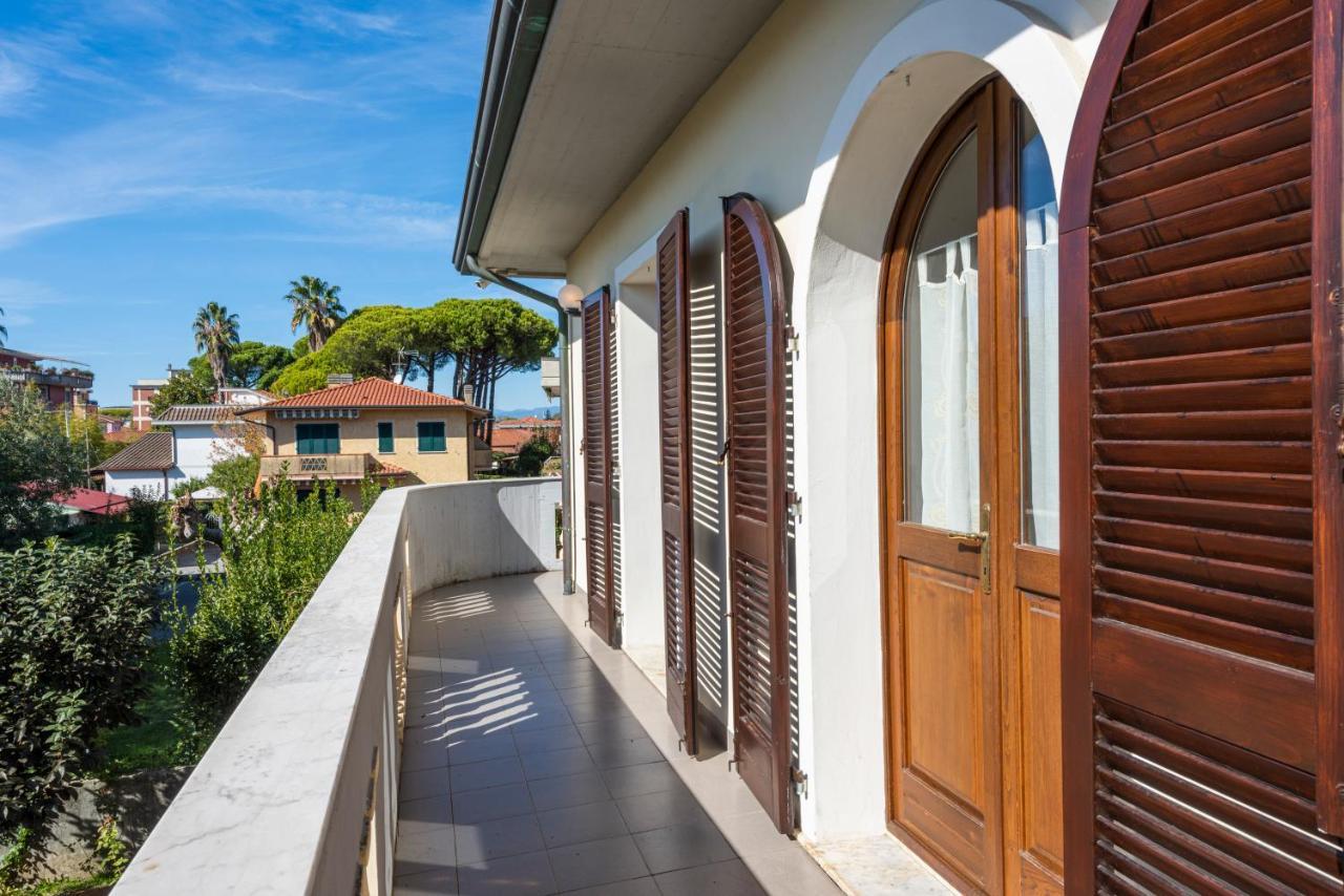 Residenza Tirrenia By Mmega Appartement Marina di Massa Buitenkant foto
