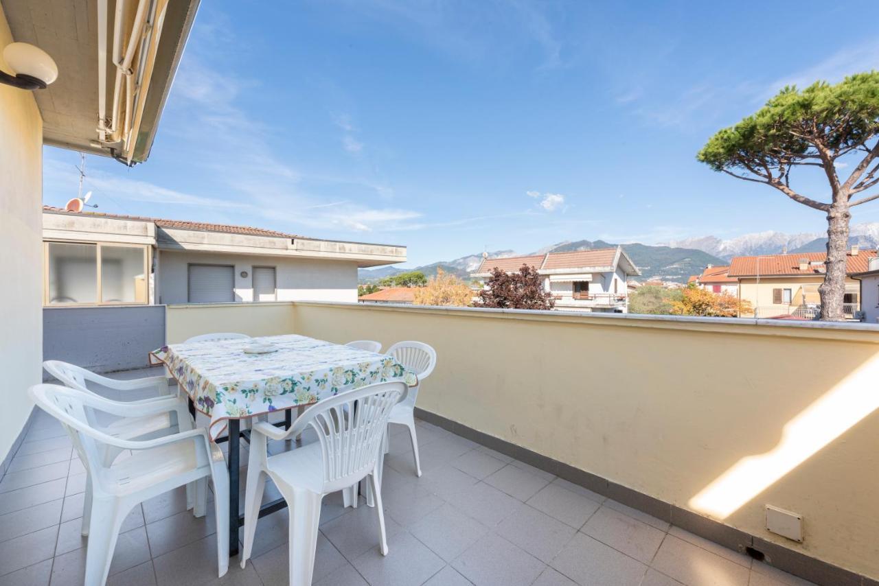 Residenza Tirrenia By Mmega Appartement Marina di Massa Buitenkant foto
